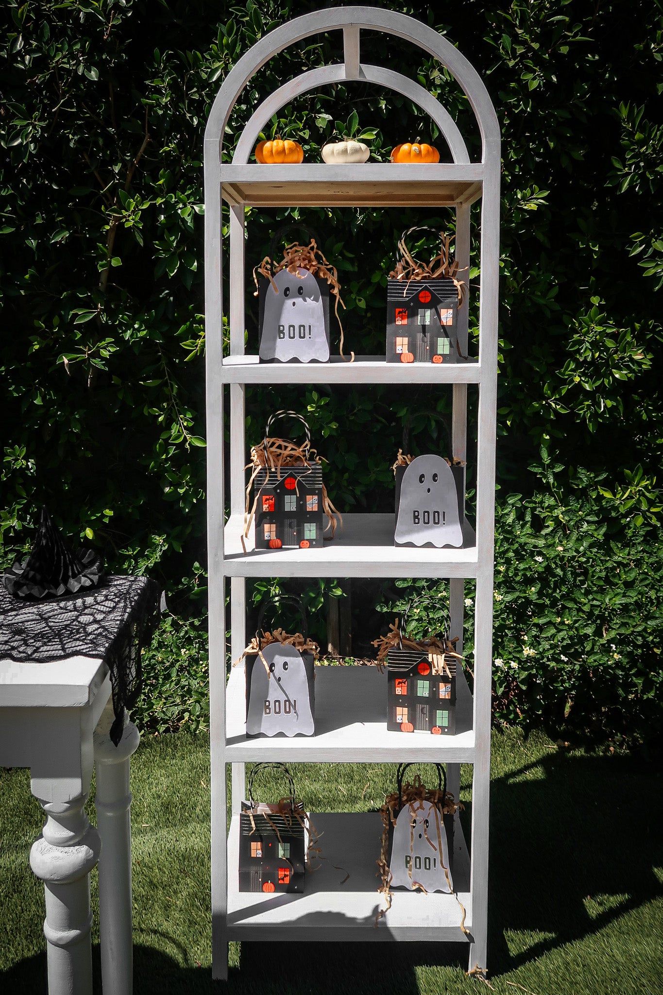 Arched Gifting Shelf