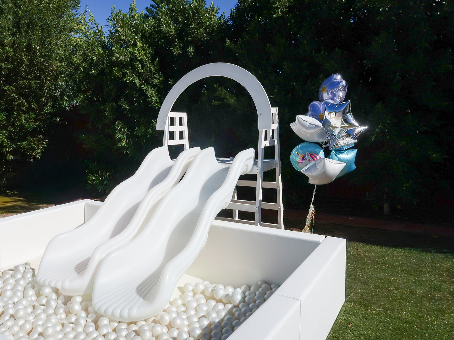 Sea Vista Ball Pit with Double Slide 8X10- New!