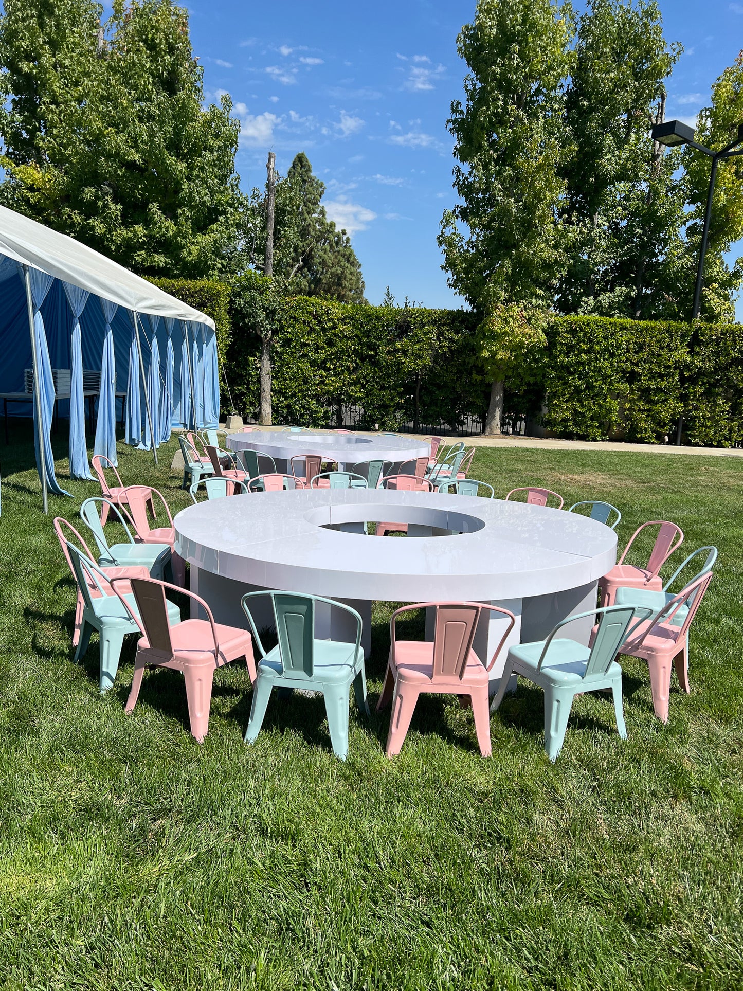 Scalloped Kids Round Table -NEW!