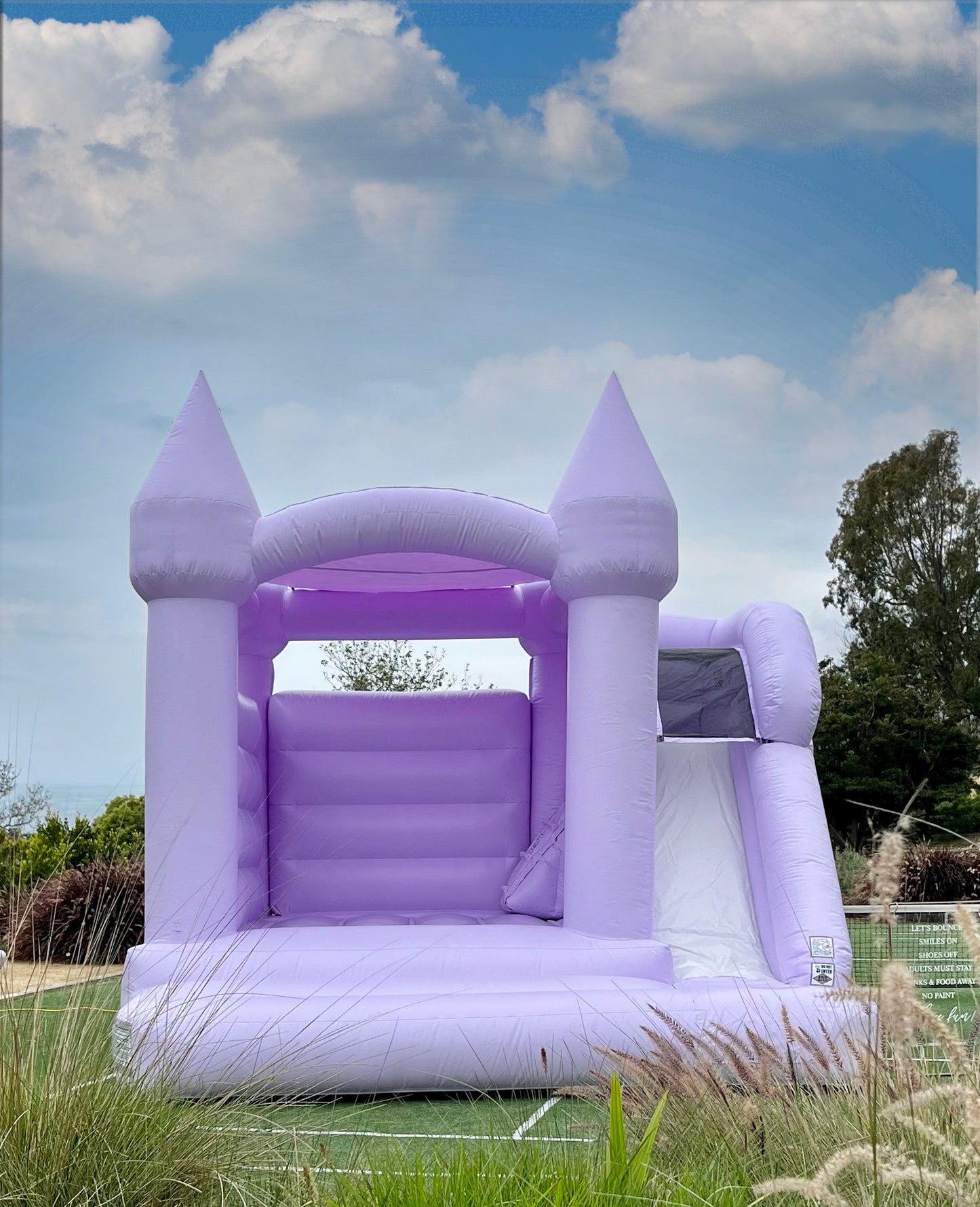 Westward Bounce House with Slide- New!