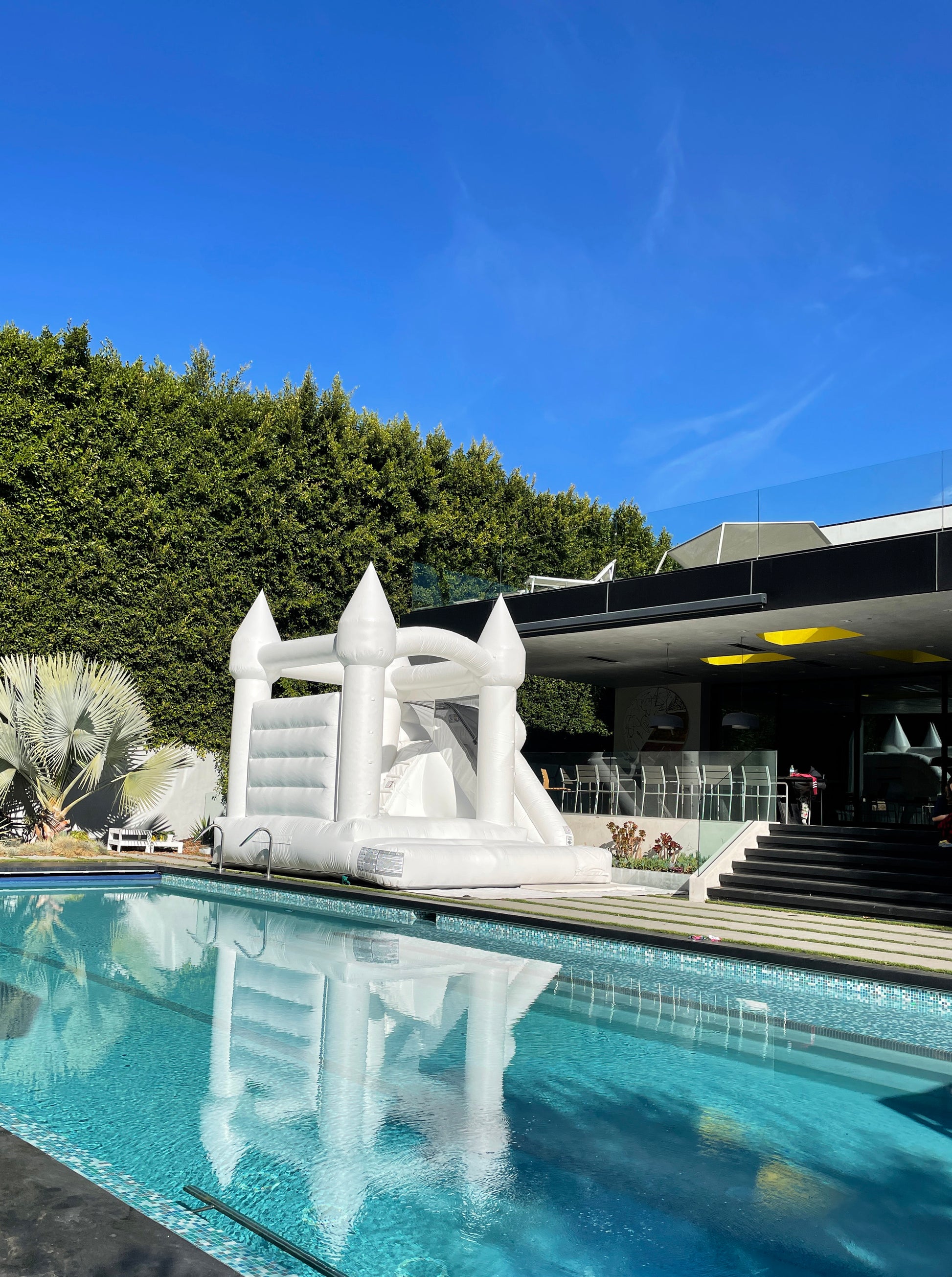 Calabasas Bounce House, party rental, White Bounce House Los Angeles, White Bounce House ventura county, party rental los angeles, party rental ventura county, bounce house calabasas, kids party los angeles, kids party los angeles, calabasas party rentals