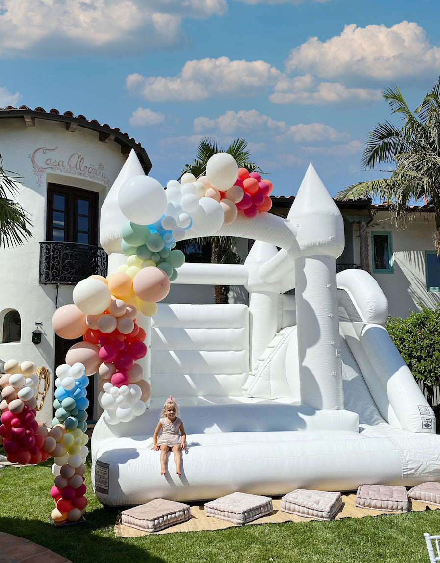 Calabasas Bounce House, party rental, White Bounce House Los Angeles, White Bounce House ventura county, party rental los angeles, party rental ventura county, bounce house calabasas, kids party los angeles, kids party los angeles, calabasas party rentals, Malibu bounce house, malibu party rentals, malibu kids party