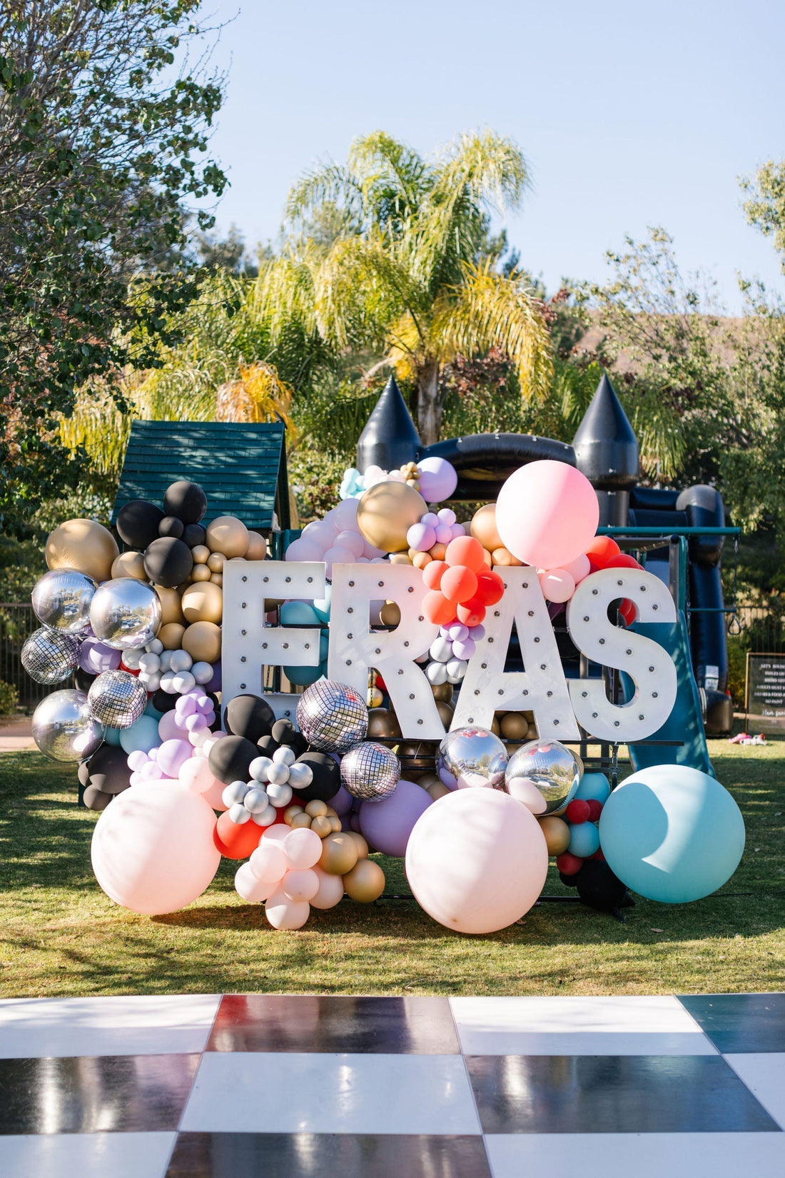 Feature: 100 Layer Cake -Taylor Swift Party