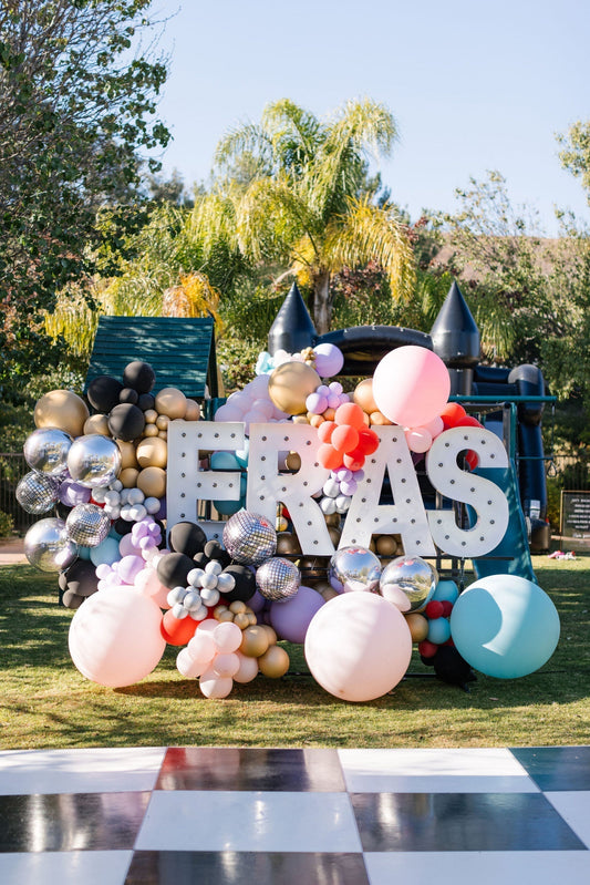 Feature: 100 Layer Cake -Taylor Swift Party