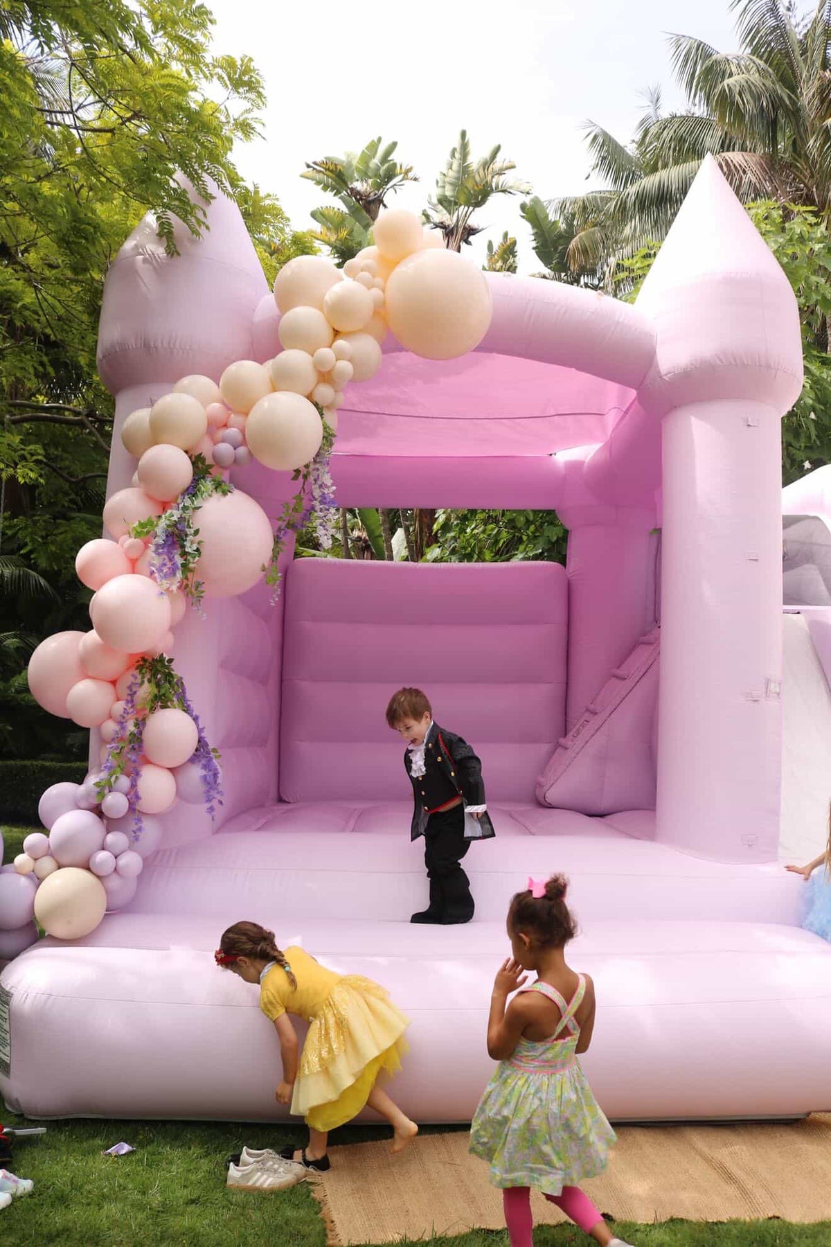 Westward Bounce House with Slide- New!