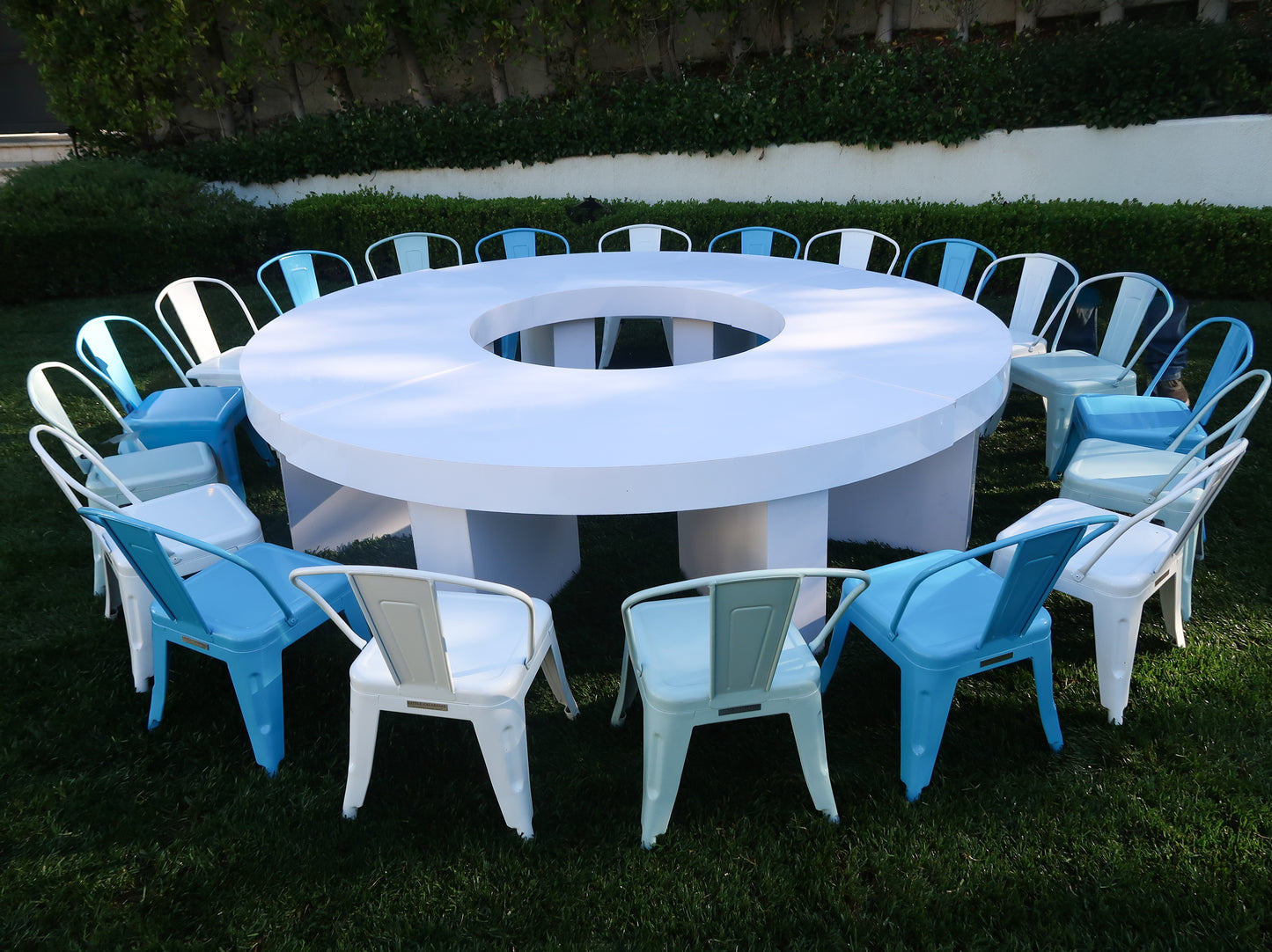 Valley Circle Dining Set- Scalloped or Flat Edged