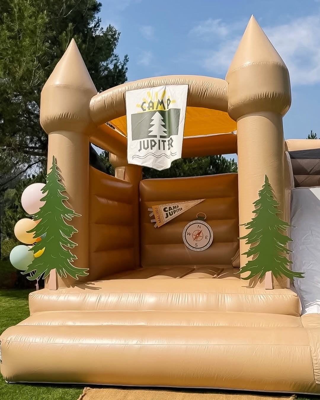 Shoreline Bounce House with Slide (Tan)