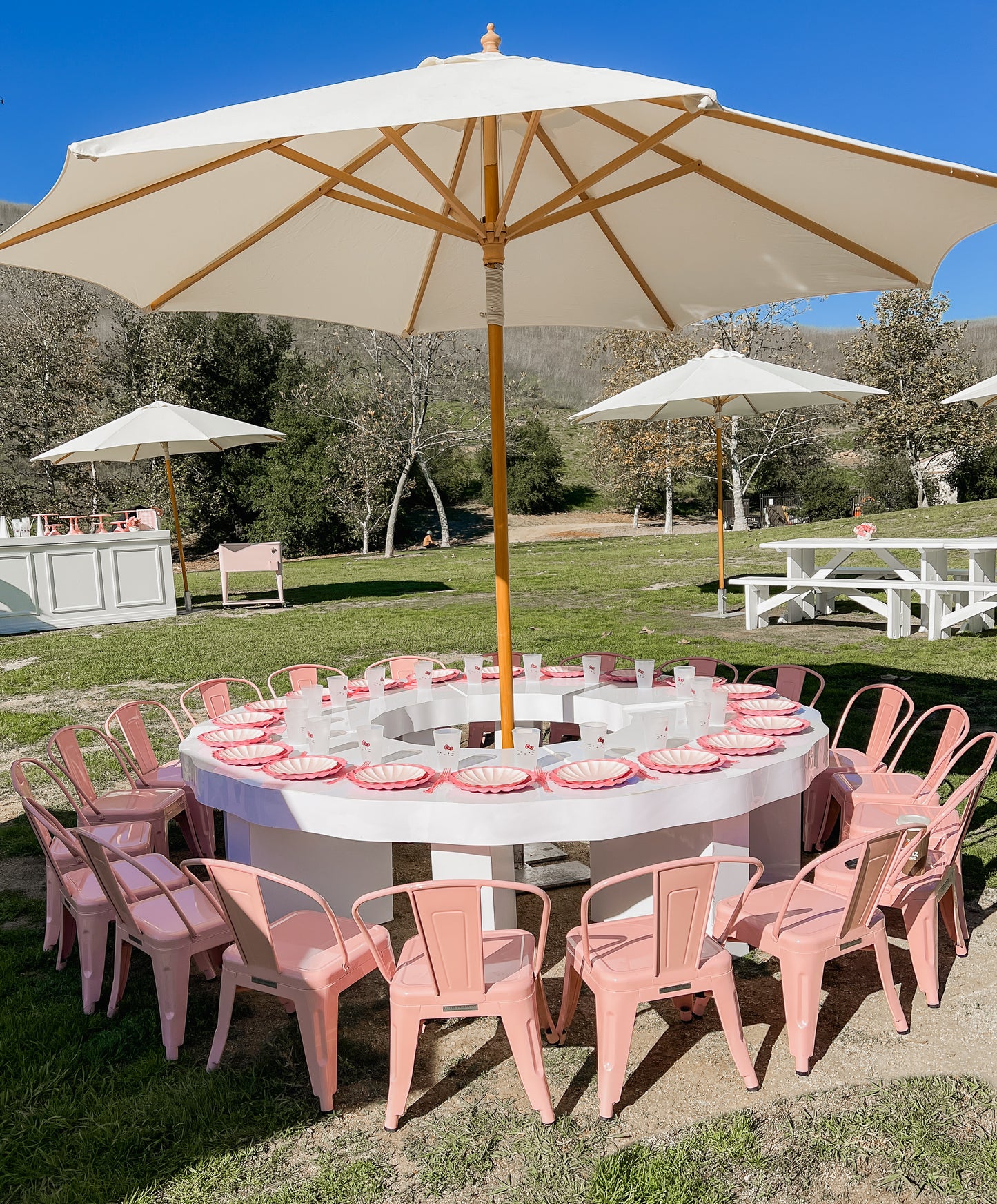 Valley Circle Dining Set- Scalloped or Flat Edged